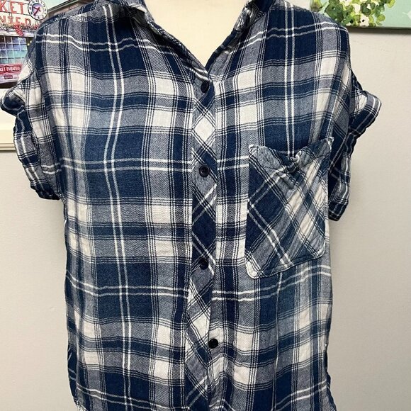 Anthropologie Cloth & Stone Plaid Short Sleeve Button Down Size Small - Picture 1 of 5